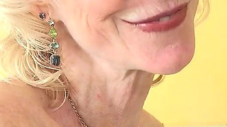 AuntJudysXXX - Skinny Mature GILF Dee Lite Seduces the Photographer