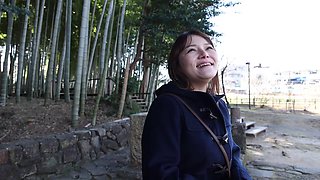 336KNB-205　【爆乳Iカップ】【おっぱい劇場開幕！！】挿入大好き37歳爆乳人妻がAV出演。最強クラス熟れパイの圧倒的な圧力でち◯こはスグに暴発寸前！？ at 埼玉県さいたま市 東浦和駅前