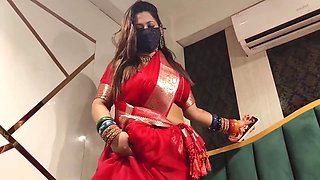Indian Stepmom Lisa Caught In Seductive Homemade Panties Fantasy