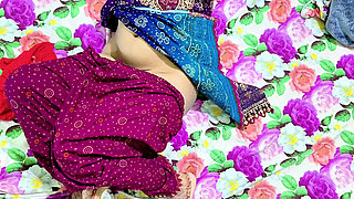 Fingering the Pussy of Indian Bhabhi