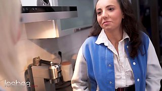 Lesbea blond estate agent makes college girl an suggest she can't deny