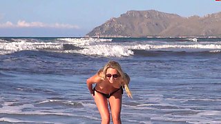 Brunette Amateur Nailed Outdoors In Public