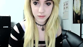 sexy amateur hot blonde teen show webcam