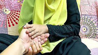 Arab amateur MILF hot video