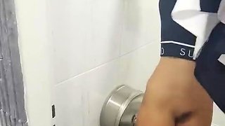 TEEN WANT TO FUCK IN PUBLIC TOILET