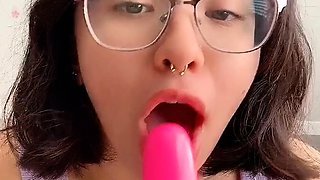 Amateur brunette ariana marie solo toying