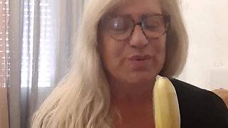Fina Putting a Banana in Her Cunt. She Tastes It and Masturbates, so Horny!