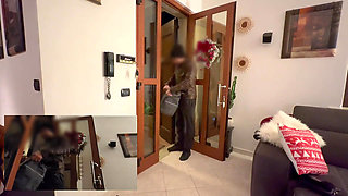 Pizza Delivery Guy Gets an Accidental Flash From Nude Girl - Towel Drops