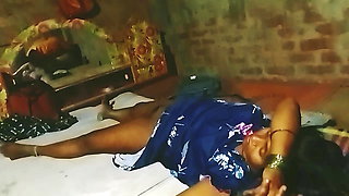 Desi Creamy Pussy Orgasm Heavily During Dildo Masturbation video call