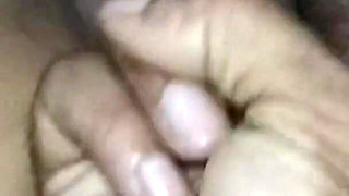 Girlfriend Ki Garam Chut Mein Fingering Se Squirt