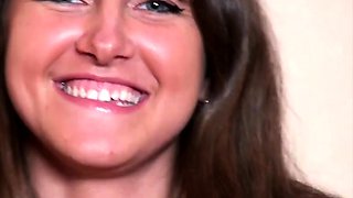 Amateur hottie solo masturbation