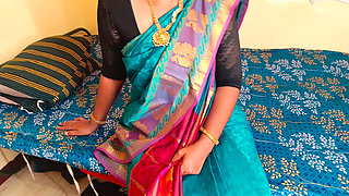 Chennai College Teacher Deep Lip Kiss in Bed