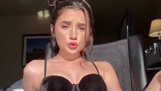 SEXY BRUNETTE TEEN SQUIRT FOR DADDY