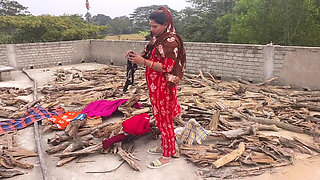 Jija Ne Apni Sali Ko Chhat Ka Upper Choda, Job Sali Dress Sukhaa Raha Tha