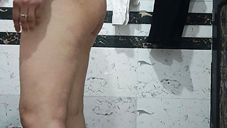 Priya Bhabi Sexy Bath Show