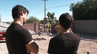 Sexy Belgian electrician is double teamed on the job