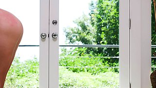 Amateur blonde teen emily austin fucked in pov