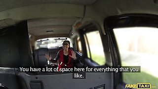 Fakehub featuring Julia De Lucia's car trailer