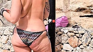 Amateur Chick Ass Shaking In Panties