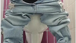 Pee In Public Toilet With Song :d