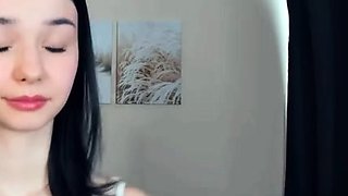 Brunette Solo Webcam Masturbation